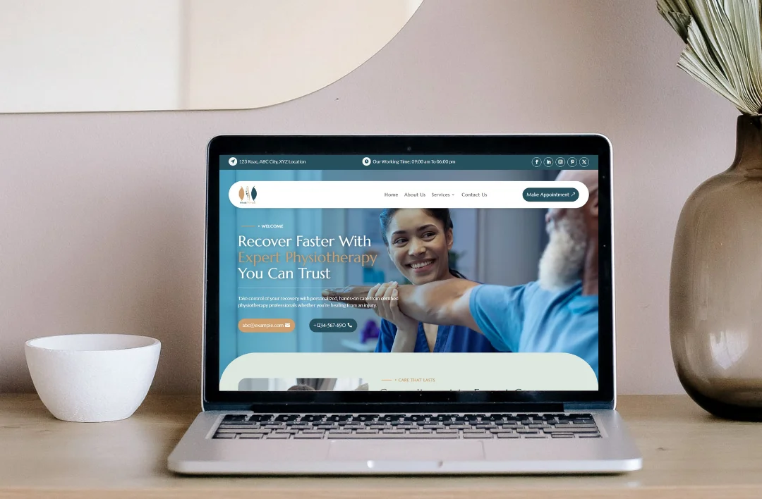 A technical speed test mockup for a physiotherapy clinic WordPress template. A desktop monitor displays high scores of 93 for performance and 94 for best practices. Beside it, a smartphone shows a mobile performance score of 78. The interface illustrates that the website template is highly optimized for fast loading and search engine visibility across all device types.